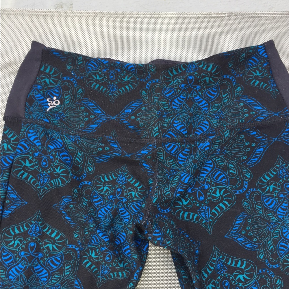 yoga pants—Cute design!